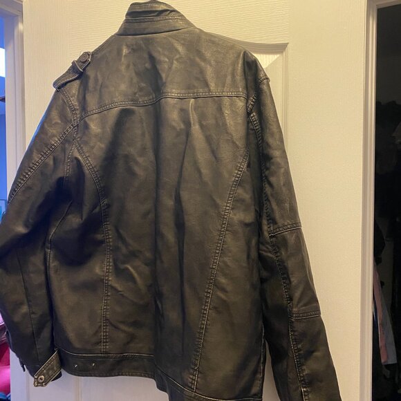 Distressed Men's Leather Jacket - Picture 2 of 4